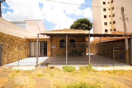 Casa à venda com 160m², 3 quartos e sem vaga Casa à venda com 160m², 3 quartos e sem vagaFachada