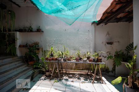 Casa à venda com 160m², 3 quartos e sem vaga Casa à venda com 160m², 3 quartos e sem vagaQuintal