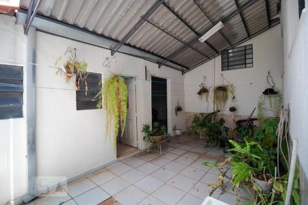 Casa à venda com 160m², 3 quartos e sem vaga Casa à venda com 160m², 3 quartos e sem vagaQuintal