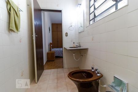 Casa à venda com 160m², 3 quartos e sem vaga Casa à venda com 160m², 3 quartos e sem vagaBanheiro da Suíte