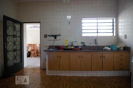 Casa à venda com 160m², 3 quartos e sem vaga Casa à venda com 160m², 3 quartos e sem vagaCozinha