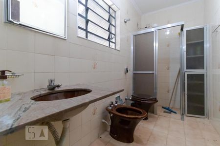 Casa à venda com 160m², 3 quartos e sem vaga Casa à venda com 160m², 3 quartos e sem vagaBanheiro da Suíte