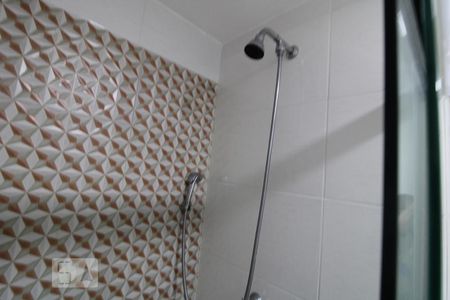 Apartamento à venda com 58m², 2 quartos e 1 vagaChuveiro