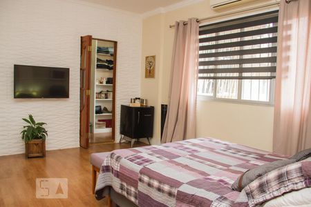 Casa à venda com 242m², 5 quartos e 2 vagasSuíte (2º Piso)