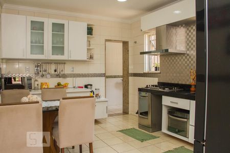 Casa à venda com 242m², 5 quartos e 2 vagasCozinha