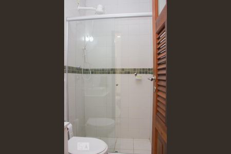 Casa à venda com 242m², 5 quartos e 2 vagasBanheiro Serviço