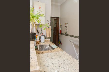 Casa à venda com 242m², 5 quartos e 2 vagasÁrea de Serviço