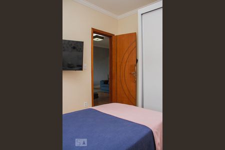 Casa à venda com 242m², 5 quartos e 2 vagasQuarto 03 (2º Piso)