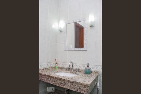 Casa à venda com 242m², 5 quartos e 2 vagasBanheiro Social