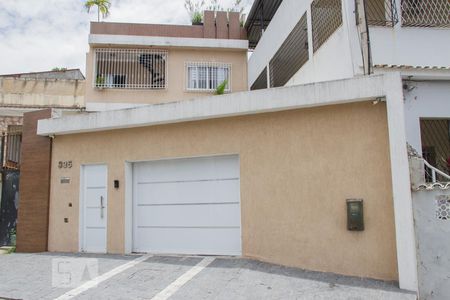 Casa à venda com 242m², 5 quartos e 2 vagasFachada