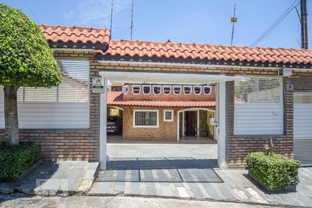 Casa à venda com 400m², 4 quartos e 5 vagasFachada