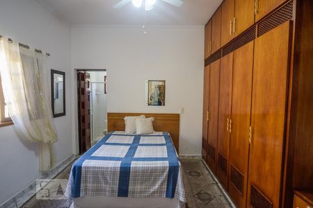 Casa à venda com 400m², 4 quartos e 5 vagasSuíte 1