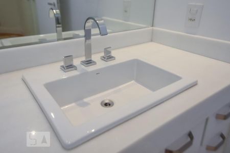 Apartamento para alugar com 175m², 2 quartos e sem vaga Apartamento para alugar com 175m², 2 quartos e sem vagaBanheiro