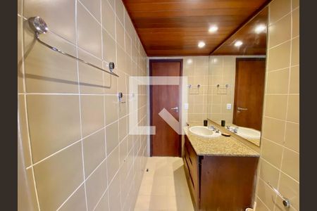 Apartamento para alugar com 168m², 3 quartos e 2 vagas Apartamento para alugar com 168m², 3 quartos e 2 vagasBanheiro Social