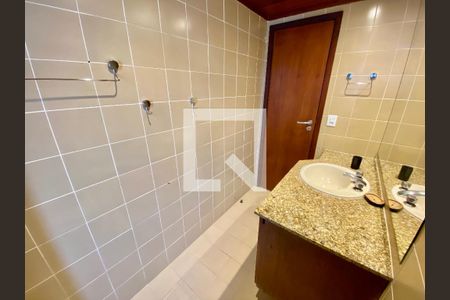 Apartamento para alugar com 168m², 3 quartos e 2 vagas Apartamento para alugar com 168m², 3 quartos e 2 vagasBanheiro Social