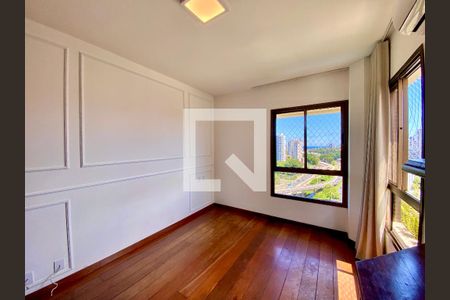 Apartamento para alugar com 168m², 3 quartos e 2 vagas Apartamento para alugar com 168m², 3 quartos e 2 vagasSuíte