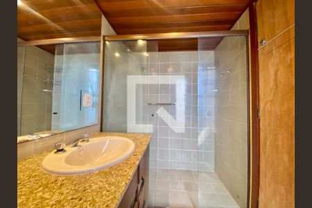 Apartamento para alugar com 168m², 3 quartos e 2 vagas Apartamento para alugar com 168m², 3 quartos e 2 vagasBanheiro da Suíte