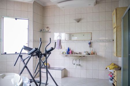 Casa à venda com 413m², 4 quartos e 5 vagasBanheiro do Quarto 1