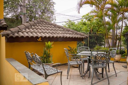 Casa à venda com 413m², 4 quartos e 5 vagasEntrada