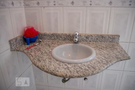 Casa à venda com 413m², 4 quartos e 5 vagasBanheiro do Quarto 2