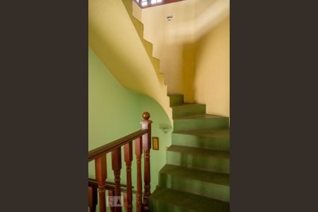 Casa à venda com 413m², 4 quartos e 5 vagasEscada