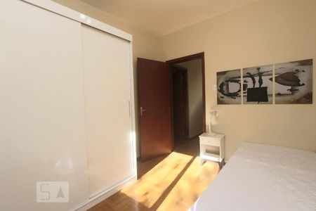 QUARTO 1 de apartamento para alugar com 2 quartos, 78m² em Rio Branco, Porto Alegre