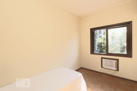 QUARTO 1 de apartamento para alugar com 2 quartos, 78m² em Rio Branco, Porto Alegre