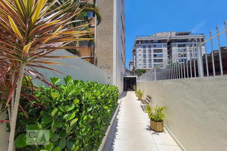 Apartamento à venda com 90m², 2 quartos e sem vaga Apartamento à venda com 90m², 2 quartos e sem vagaEntrada