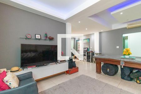 Casa à venda com 368m², 4 quartos e 2 vagas Casa à venda com 368m², 4 quartos e 2 vagasSala 1