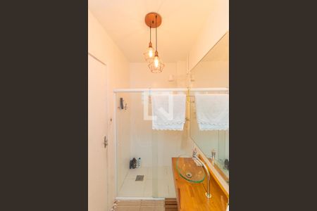 Casa à venda com 368m², 4 quartos e 2 vagas Casa à venda com 368m², 4 quartos e 2 vagasBanheiro social