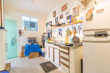 Casa à venda com 368m², 4 quartos e 2 vagas Casa à venda com 368m², 4 quartos e 2 vagasCozinha 1