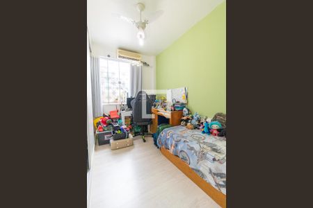 Casa à venda com 368m², 4 quartos e 2 vagas Casa à venda com 368m², 4 quartos e 2 vagasQuarto 3