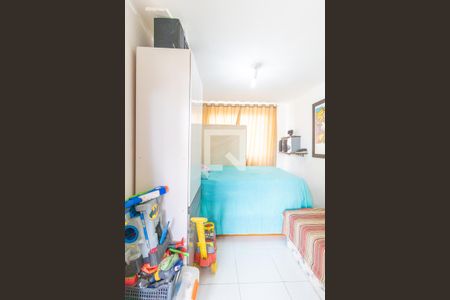 Casa à venda com 368m², 4 quartos e 2 vagas Casa à venda com 368m², 4 quartos e 2 vagasQuarto 4