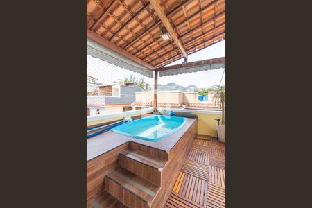 Casa à venda com 368m², 4 quartos e 2 vagas Casa à venda com 368m², 4 quartos e 2 vagasPiscina Coberta