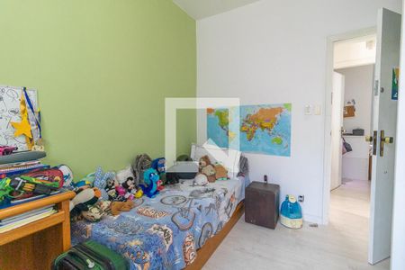 Casa à venda com 368m², 4 quartos e 2 vagas Casa à venda com 368m², 4 quartos e 2 vagasQuarto 3