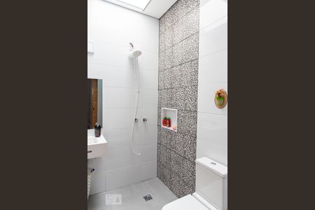 Casa à venda com 350m², 5 quartos e 3 vagas Casa à venda com 350m², 5 quartos e 3 vagasBanheiro da suíte 3