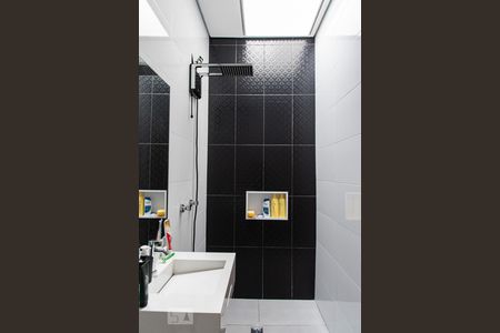 Casa à venda com 350m², 5 quartos e 3 vagas Casa à venda com 350m², 5 quartos e 3 vagasBanheiro da suíte 2