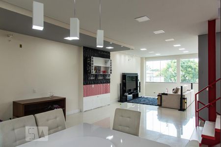 Casa à venda com 350m², 5 quartos e 3 vagas Casa à venda com 350m², 5 quartos e 3 vagasSala de jantar