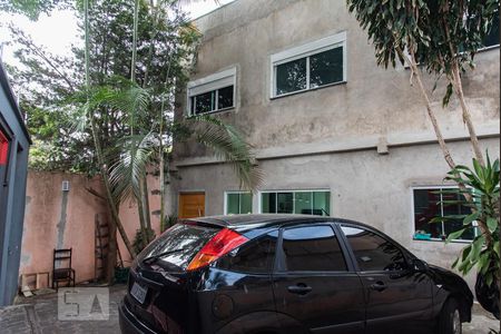 Casa à venda com 350m², 5 quartos e 3 vagas Casa à venda com 350m², 5 quartos e 3 vagasGaragem