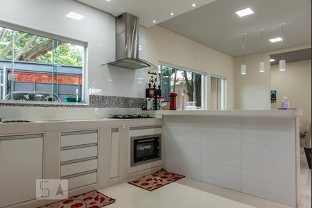 Casa à venda com 350m², 5 quartos e 3 vagas Casa à venda com 350m², 5 quartos e 3 vagasCozinha