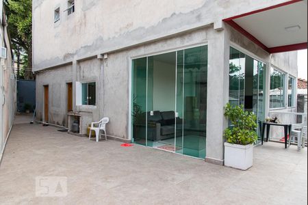 Casa à venda com 350m², 5 quartos e 3 vagas Casa à venda com 350m², 5 quartos e 3 vagasVaranda