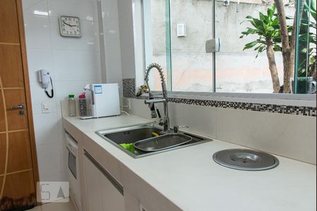 Casa à venda com 350m², 5 quartos e 3 vagas Casa à venda com 350m², 5 quartos e 3 vagasPia