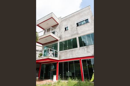 Casa à venda com 350m², 5 quartos e 3 vagas Casa à venda com 350m², 5 quartos e 3 vagasQuintal