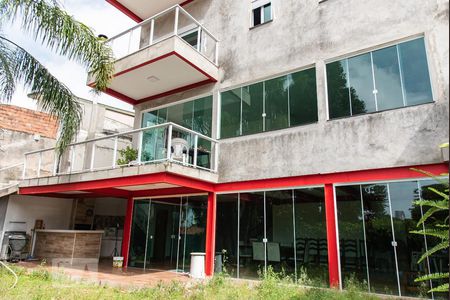 Casa à venda com 350m², 5 quartos e 3 vagas Casa à venda com 350m², 5 quartos e 3 vagasQuintal