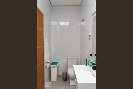 Casa à venda com 350m², 5 quartos e 3 vagas Casa à venda com 350m², 5 quartos e 3 vagasBanheiro da suíte 2