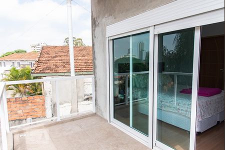Casa à venda com 350m², 5 quartos e 3 vagas Casa à venda com 350m², 5 quartos e 3 vagasVaranda da suíte 1