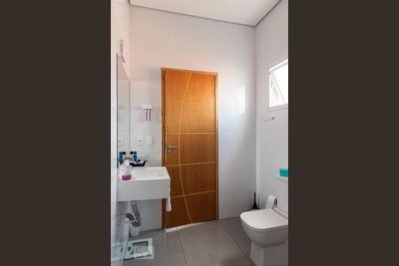 Casa à venda com 350m², 5 quartos e 3 vagas Casa à venda com 350m², 5 quartos e 3 vagasBanheiro da suíte 1