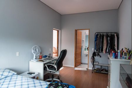 Casa à venda com 350m², 5 quartos e 3 vagas Casa à venda com 350m², 5 quartos e 3 vagasSuíte 2