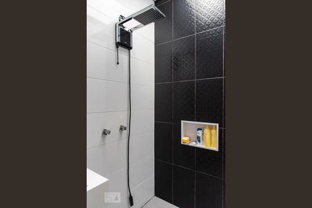 Casa à venda com 350m², 5 quartos e 3 vagas Casa à venda com 350m², 5 quartos e 3 vagasBanheiro da suíte 2