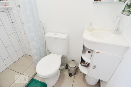 Casa à venda com 150m², 3 quartos e 1 vaga Casa à venda com 150m², 3 quartos e 1 vagaBanheiro da Suíte